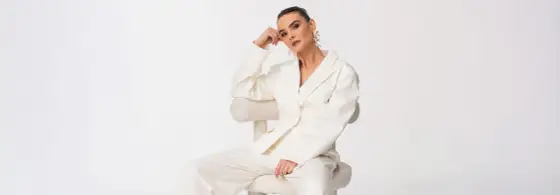 Jak się ubrać na komunię? Eleganckie stylizacje bez przesady